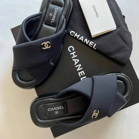 CHANEL CC interlocking Criss Cross Slides Slides size 38 - Picture 8 of 14